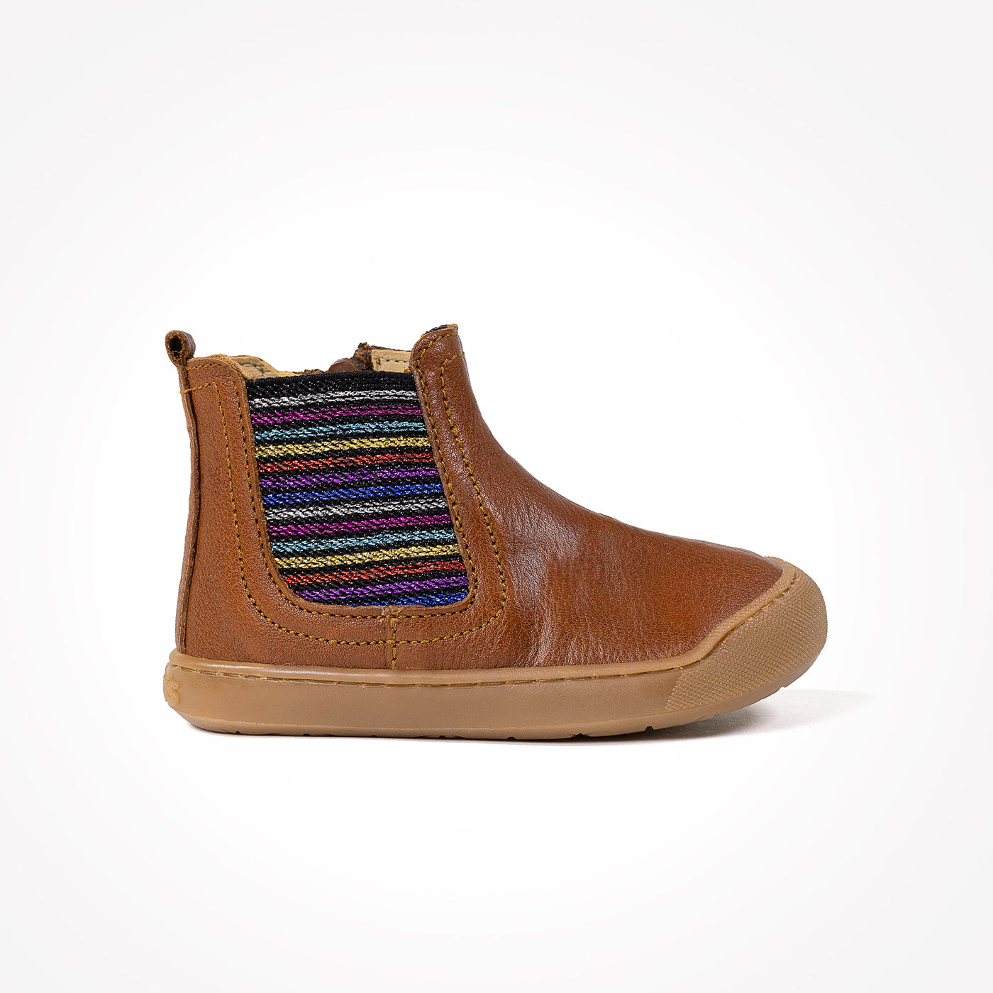 Botín Chelsea barefoot Ricla de piel color cuero, calzado infantil ergonómico, flexible y respetuoso de Acebos.